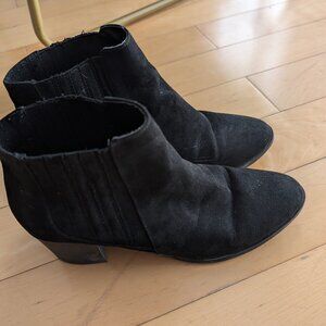 Like New Le Chateau Suede Black Boots
